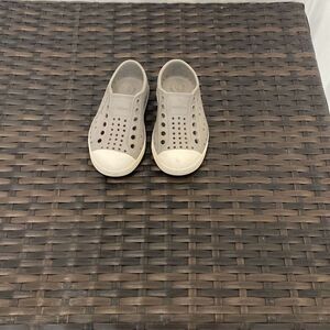 Native Jeffersons kid shoes children’s size 7